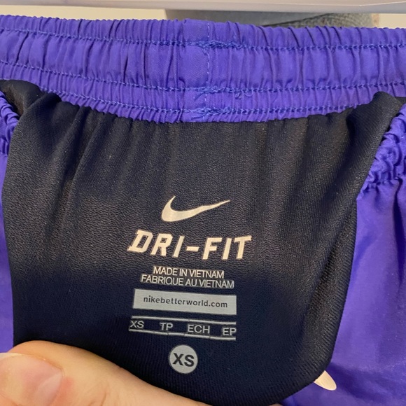 XS Nike dri-fit running shorts - Picture 3 of 3